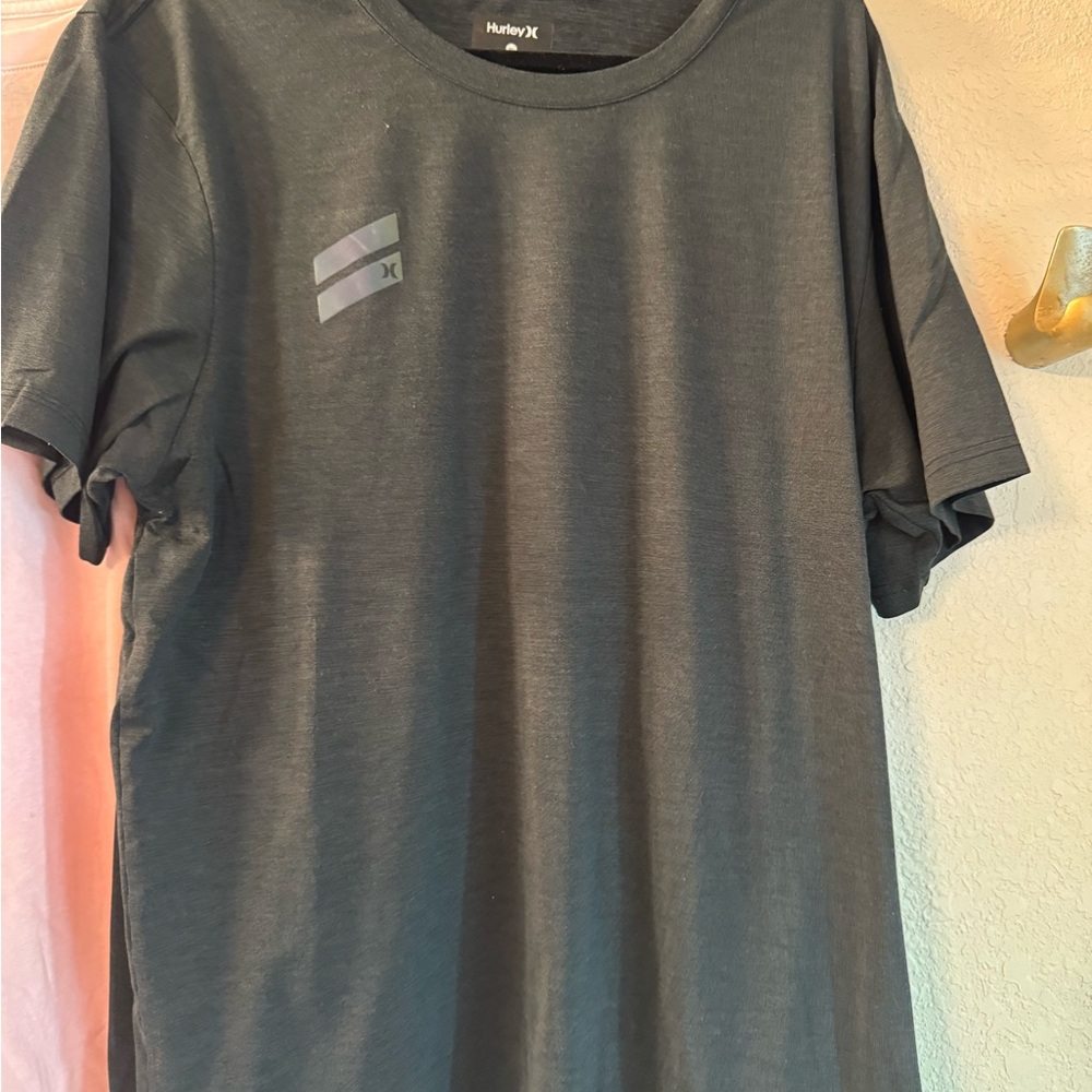 Hurley Crewneck T-Shirt bundle in pink, black and grey - Picture 2 of 8